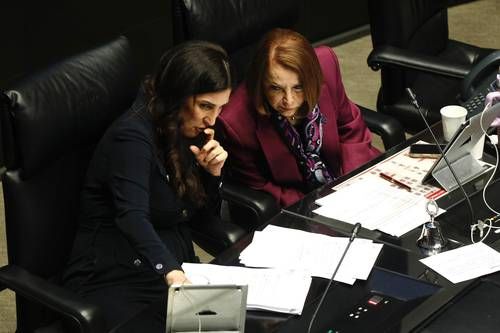 Morena-acusa-a-la-gobernadora-de-Chihuahua-de-traicion-a-la-patria-por-presencia-de-agentes-estadunidenses