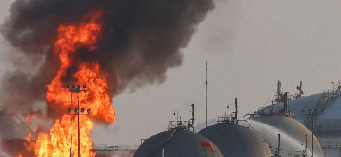 Huties-denuncian-bombardeos-sauditas-contra-Sana-mientras-un-incendio-afecta-una-instalacion-de-Aramco